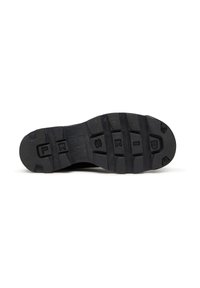 Semelle de chaussure noire avec une surface en caoutchouc texturé, présentant un motif de semelle distinct et des lettres en relief indiquant la taille et les zones de grip.