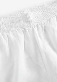 PETITE FIT - WIDE PULL-ON - Nohavice - white