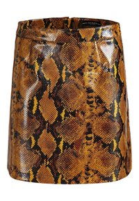 Mini gonna in finta pelle di serpente lucida marrone e nera, con taglio dritto e chiusura con zip sul retro.