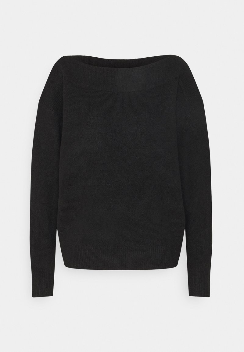 Pull tricoté noir à manches longues avec large encolure bateau et poignets et ourlet côtelés sur un fond clair uni.