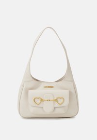 Beige läder axelväska med framficka med lock, guldfärgad hjärtformad lås och "Love Moschino"-logotyp ovanför fickan.