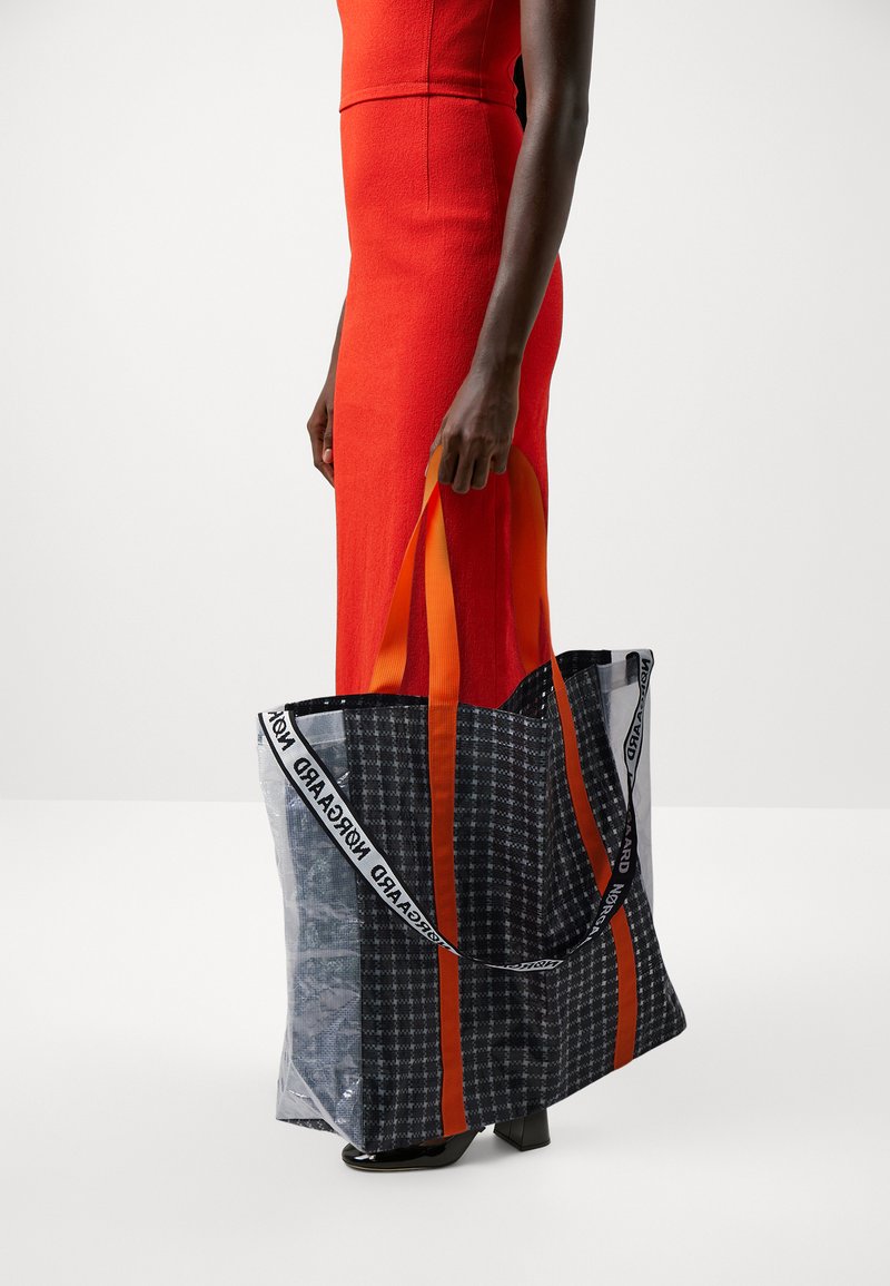 Mads Nørgaard LAUNDRETTE ALBA BAG - Tote bag - black/transparent