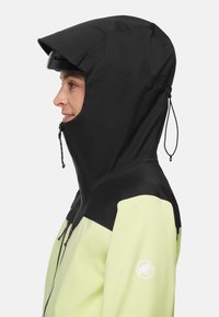 Hoodiejacke mit schwarzem oberen Abschnitt und leuchtend gelbem Körper, aus wasserdichtem Material, mit verstellbarem Kordelzug und Logodetail.