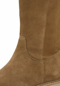 Tamaris Laarzen met sleehak - camel suede