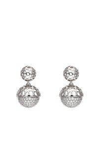 Stříbrné náušnice s perforovaným kulatým designem a třpytivou spodní částí, zdobené průhlednými dekoračními kameny a krajkovým vrškem.
