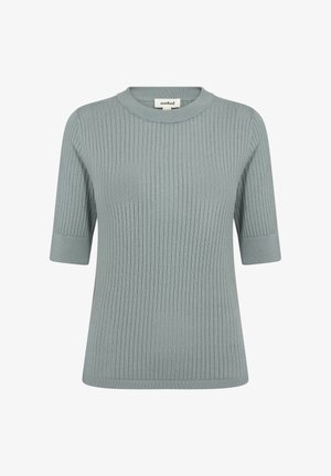 Svijetloplavi rebrasti pleteni pulover s kratkim rukavima i okruglim izrezom. Ima gladak osjećaj i suptilan dizajn. Vidljiva oznaka marke.