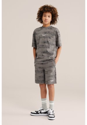 WE Fashion SALTY DOG - Lühikesed püksid - grey