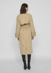 VILA Gabardina - cornstalk