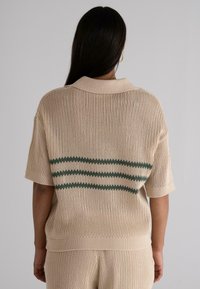 Thumbnail Image 6
