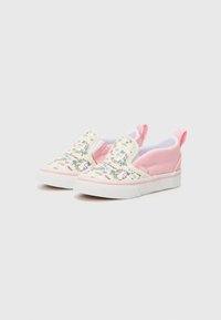 Instap schoenen met een roze achterkant en elastische zijkanten, voorzien van een multicolor eenhoorn en regenboogpatroon op een crèmekleurige basis, en een witte rubberen zool.