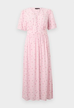 Robe midi rose pâle avec manches courtes, petit motif de roses, taille cintrée, col en V et boutons recouverts de tissu sur le devant.