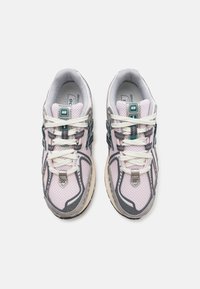 New Balance M1906 UNISEX - Joggesko - silver metallic