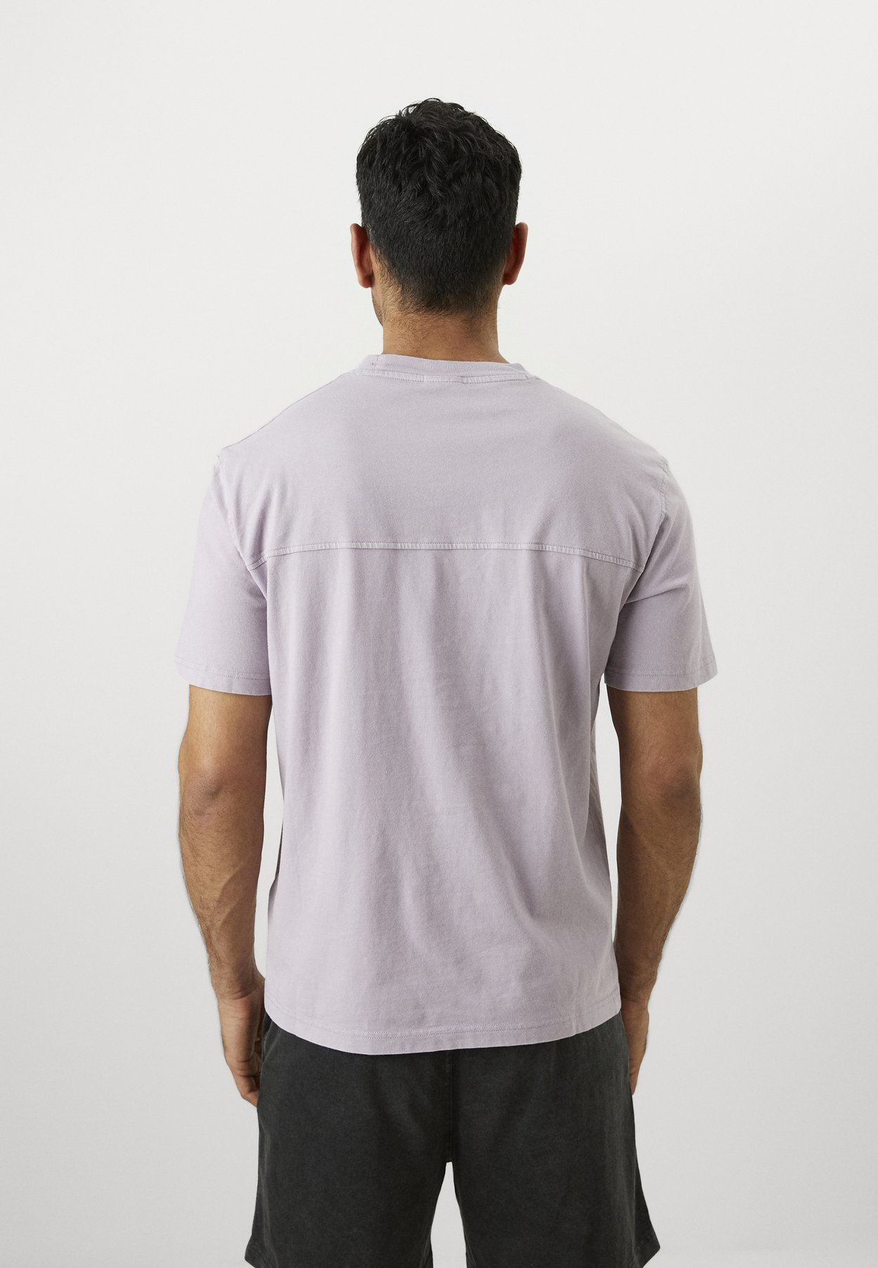CREWNECK