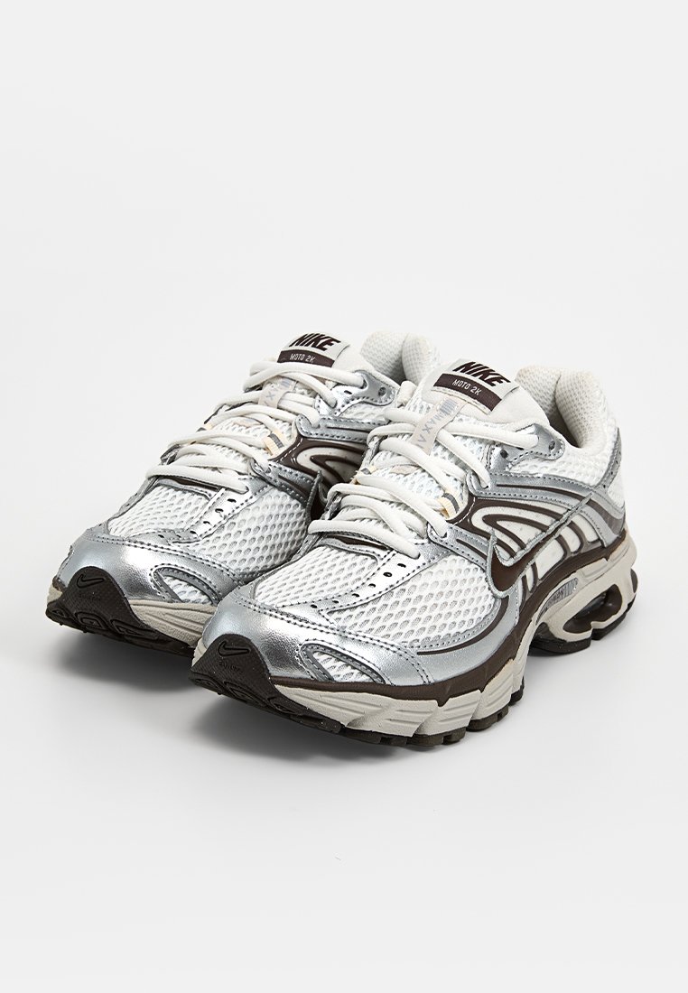 AIR MAX MOTO 2K