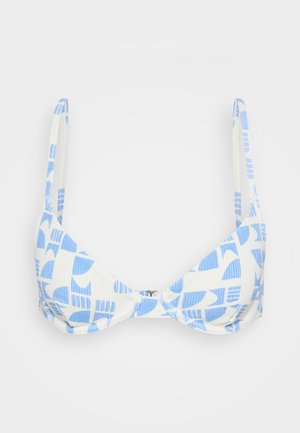 Weißer Bikini-Oberteil mit einem blauen geometrischen Muster, dünnen Trägern und einem Klettverschluss an der Vorderseite. Strukturierter Stoff.