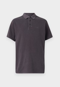 - Koszulka polo