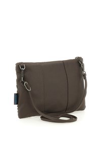 Borsa a tracolla in pelle marrone scuro con una tracolla staccabile e dettagli in argento, mostrata su uno sfondo bianco.