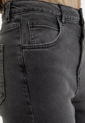 Cross Jeans, - Jeansy Zwężane