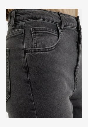 Cross Jeans, - Jeansy Zwężane