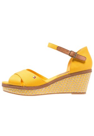 Sandalen met plateauzool - yellow