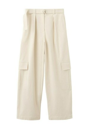 Pantalon cargo beige à jambes larges avec passants pour ceinture, plis avant, poches à rabat latérales et coupe ample et longue.