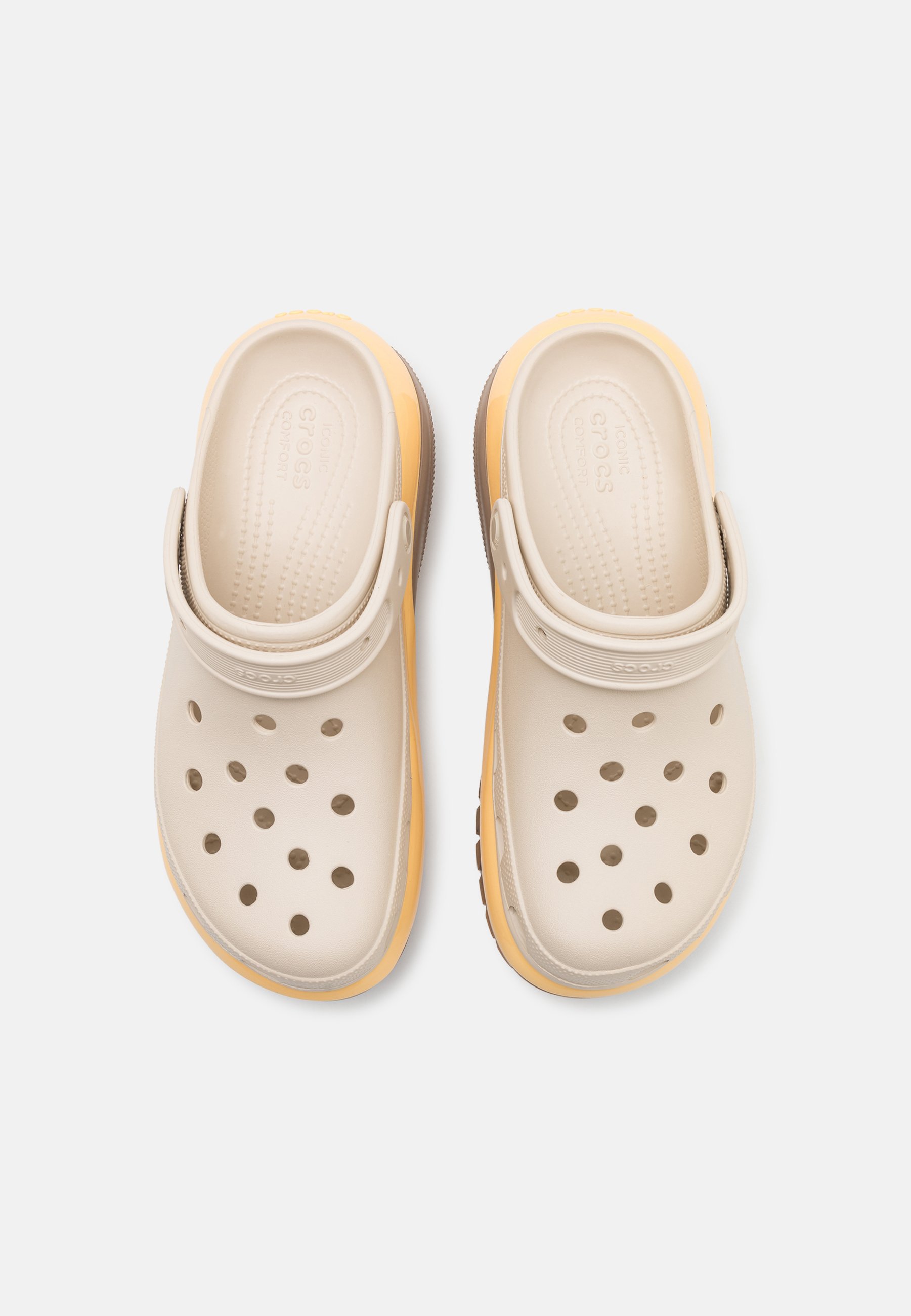 Crocs MEGA CRUSH UNISEX - Zuecos - almond tint/blanco - Zalando.es