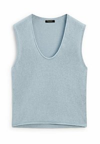 Vaaleansininen neulottu hihaton toppi, jossa on syvä V-kaula-aukko. Sujuva pinta ja suora helma, ei koristeita tai kuvioita.