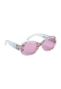 Lunettes de soleil pour enfants avec des verres ovales rose, des montures à motifs colorés mettant en scène des personnages, et une branche translucide et scintillante de couleur bleue.