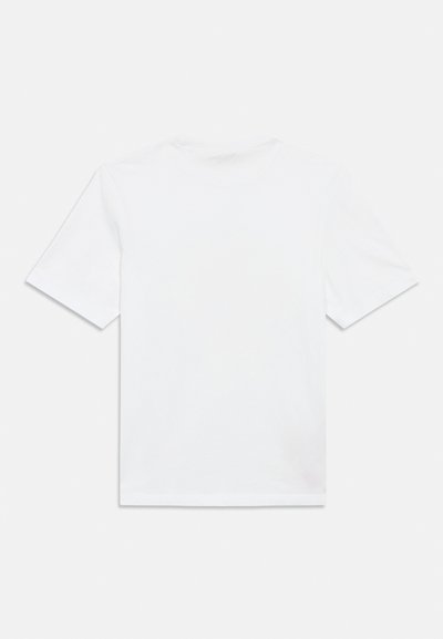 Tricou alb din bumbac, cu mâneci scurte, decupaj rotund și textură netedă. Spatele este simplu, fără grafice sau ornamente.