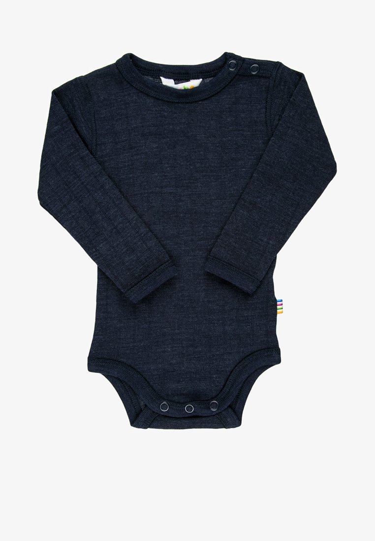 Navy langärmliger Bodysuit aus strukturierter Stoff, ausgestattet mit Druckknöpfen an der Schulter und am Boden, mit einem mehrfarbigen Etikett an der Seite.