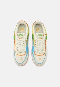 Nike Sportswear AIR FORCE 1 SHADOW - Joggesko - coconut milk/monarch/aquarius blue/saturn gold/chlorophyll/sail