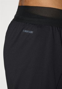 adidas Performance LIVERPOOL FC 25/26 PRO TRAINING SHORTS - Roupa de discoteca - black