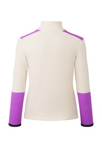 Fleece pullover i creme med lilla skulder- og armeaccenter. Har en høj krave og tætsiddende ærmer. Blød tekstur overalt.