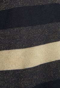 Culture Sweter