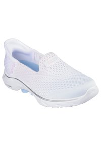 Slip-on idrettssko i hvit nett med rosa detaljer. Rund tå, polstret krage og dempet såle med en sølvstripe. Lett design.