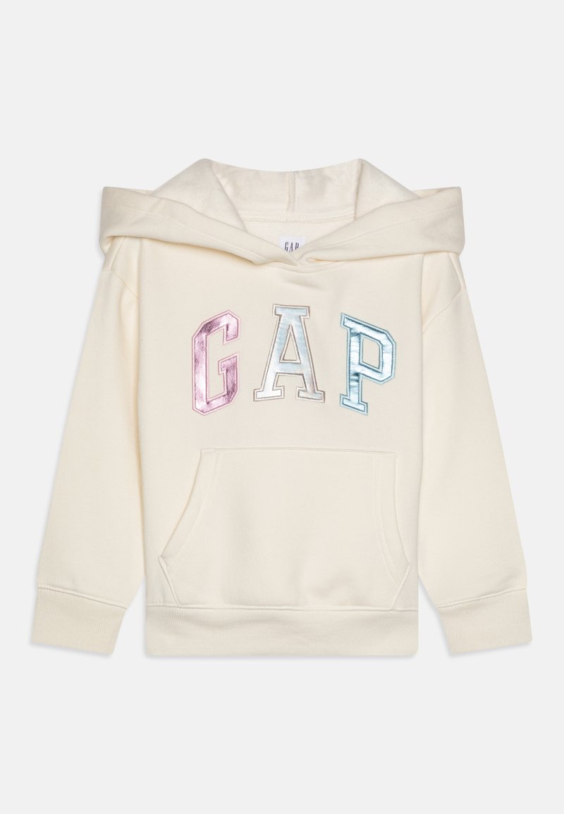 Κρέμα φούτερ από μαλακό ύφασμα, με μπροστινή τσέπη και κουκούλα. Το λογότυπο "GAP" είναι σε λαμπερά ροζ και μπλε γράμματα.