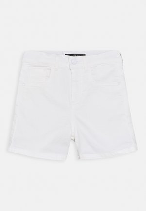 Shorts de mezclilla blanca de algodón con cintura clásica, bolsillos frontales y cierre de botón. Textura suave y corte recto, adecuados para un uso informal.
