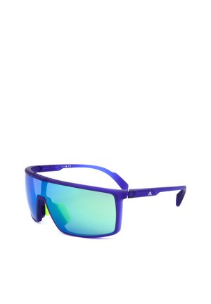 Occhiali da sole sportivi con ampie lenti avvolgenti di colore verde e montatura blu traslucida, progettati per attività all'aperto.