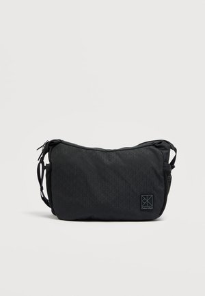 UTILITY EMBLEM - Geantă crossbody - black