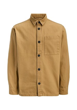 Miesten vaaleanruskea nappipaita, jossa pitkät hihat, rintatasku ja mustat napit valkoisella taustalla.