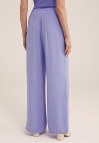 WE Fashion Auduma bikses - violet