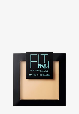 Fond de teint compact en poudre pressée teinte beige avec un boîtier carré noir et une étiquette "Fit Me! Maybelline Matte + Poreless" sur le couvercle.