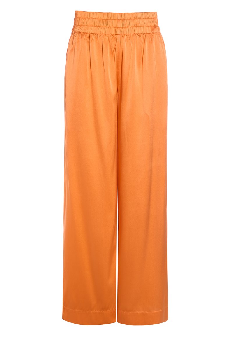 Pantalones de pierna ancha en satén naranja brillante con una cintura elástica, textura suave y sin patrones ni adornos visibles.