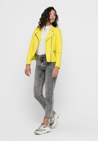 ONLY ONLAVA BIKER OTW NOOS - Jacka i konstläder - lemon drop