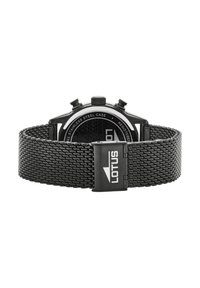 Montre chronographe noire avec un boîtier en acier inoxydable et un bracelet en maille. Fermeture à boucle et discrète inscription sur le bracelet.