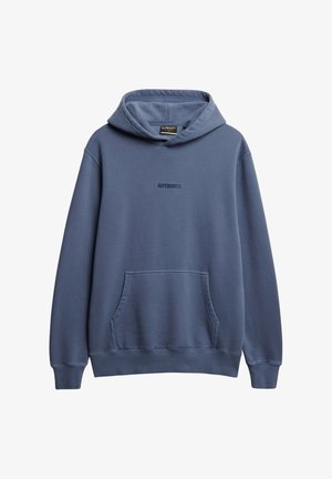 Hoodie aus weichem blauen Stoff, mit einer Fronttasche, gerippten Bündchen und Saum sowie einem kleinen Logo auf der Brust. Lässiges Design.