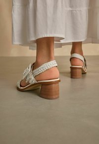Next FOREVER COMFORT WEAVE BLOCK - Sandaler - white