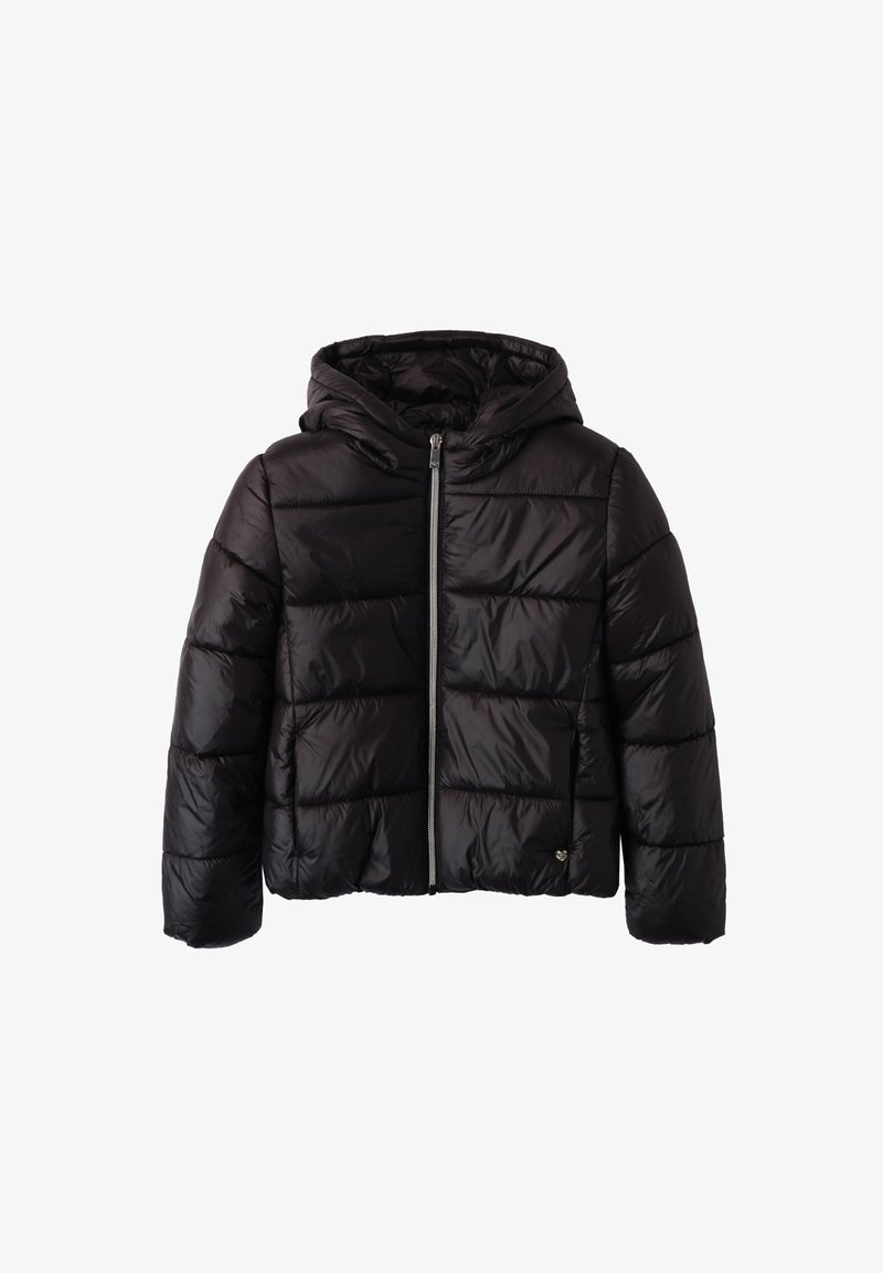 Schwarze Pufferjacke mit Kapuze, Reißverschluss vorne und gestepptem Design. Das Material ist glänzend mit glatter Textur und subtilen Details.