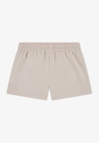 Μπεζ σορτς από ελαφρύ ύφασμα, με ελαστική μέση και απλό σχέδιο. Προσαρμόζονται εύκολα για καθημερινή χρήση ή δραστηριότητες.