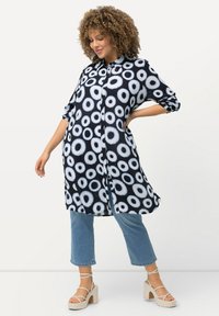 Ulla Popken EN À MOTIF CERCLES COL DE CHEMISE ET MANCHES LONGUES - Camicia